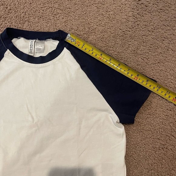H&M DIVIDED (Junior) Basic CrewNeck Crop Top Tee - Picture 7 of 9